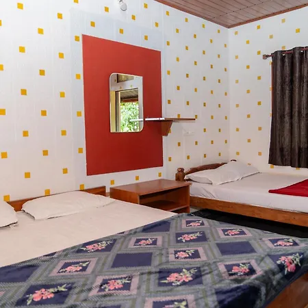 Isiri River Side Stay Kalasa Exterior photo