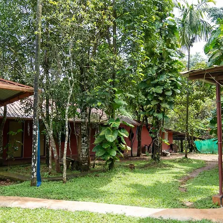 Isiri River Side Stay Kalasa Exterior photo