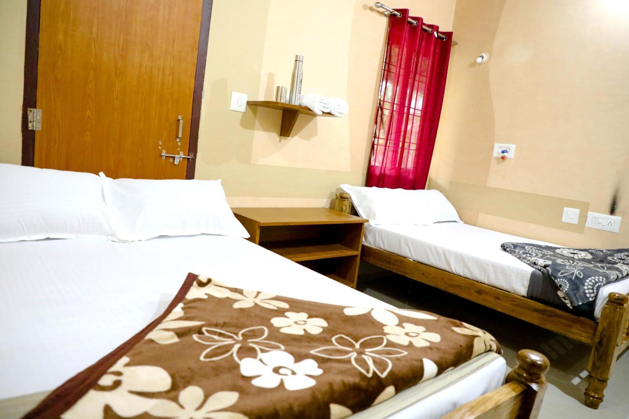 Homestay Isiri River Side