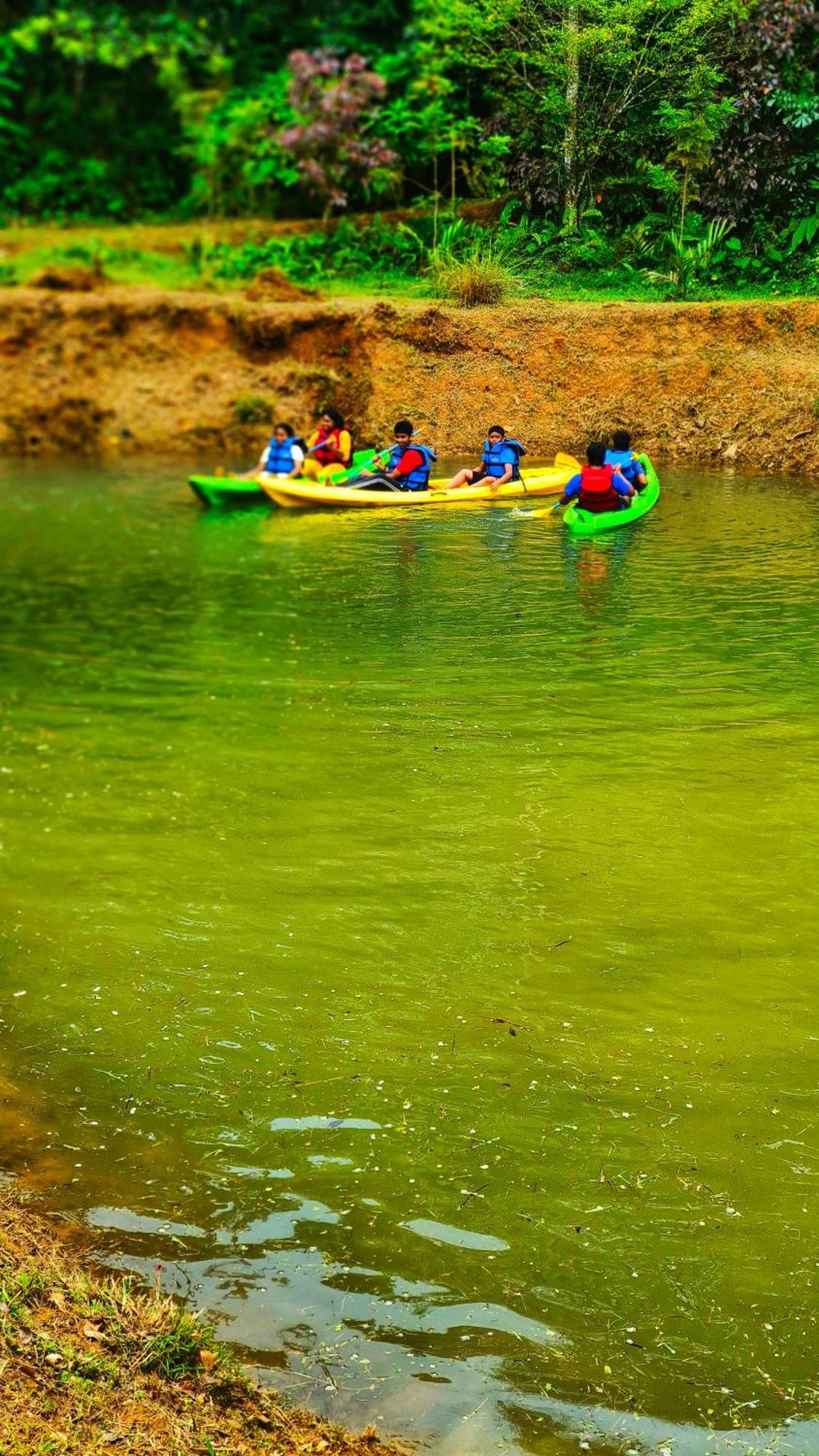 Homestay Isiri River Side