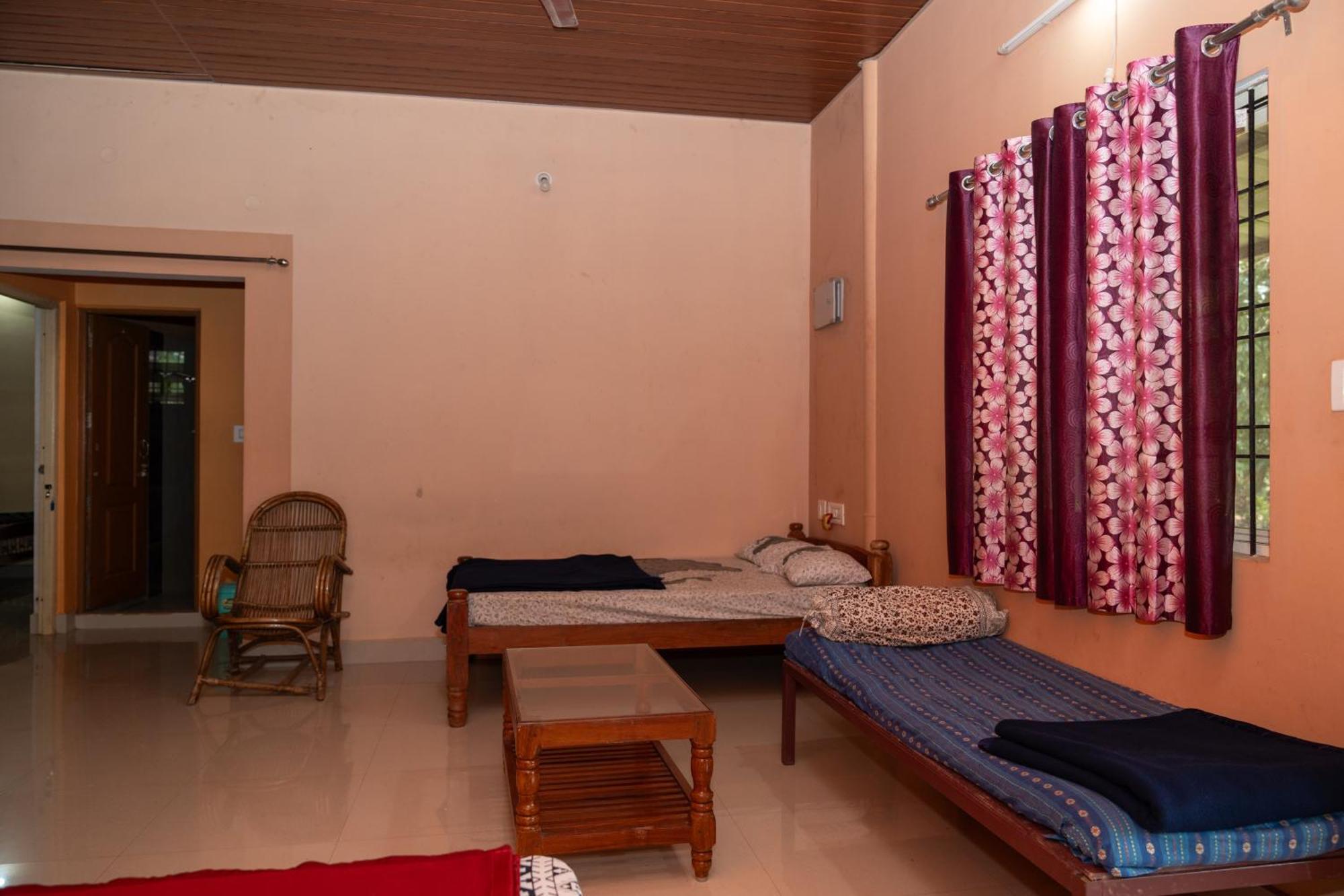Isiri River Side Homestay Kalasa